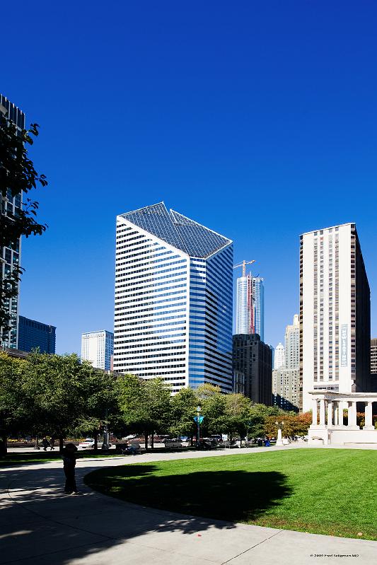 20081030_123539 D3 2x3 P1 srgb.jpg - Skyscrapers (looking North)  from Millenium Park.